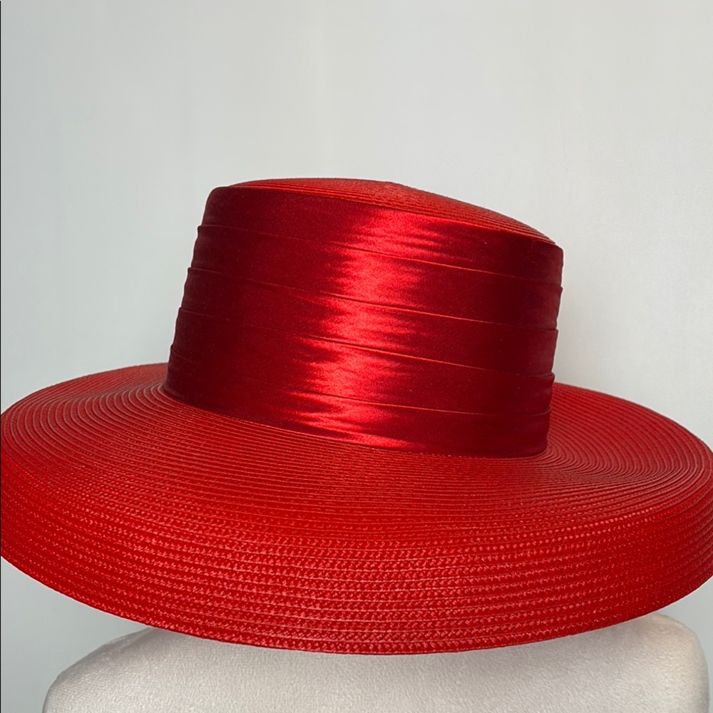 Stunning Vintage Amanda Smith Vibrant Red Women's Hat with Satin Floral Details - Picture 4 of 10
